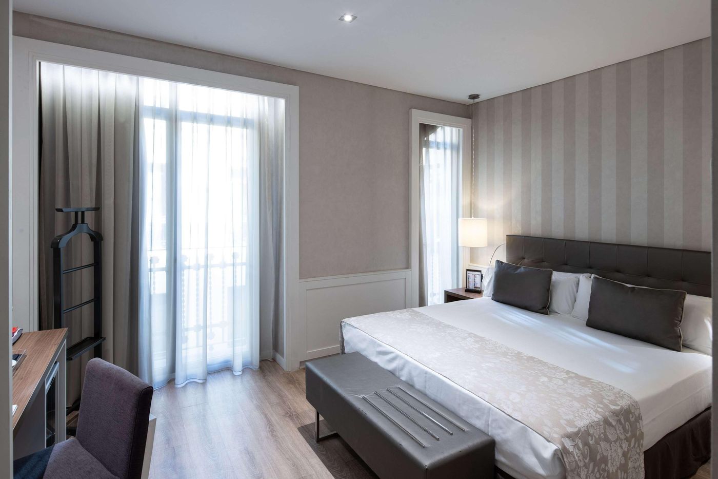 Catalonia-Puerta-del-Sol-Room-33