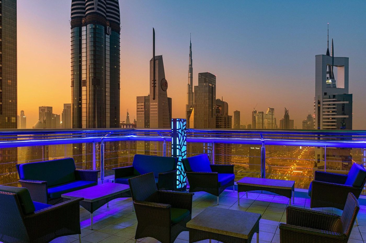 Four-Points-by-Sheraton-Sheikh-Zayed-Road-Lobby-5