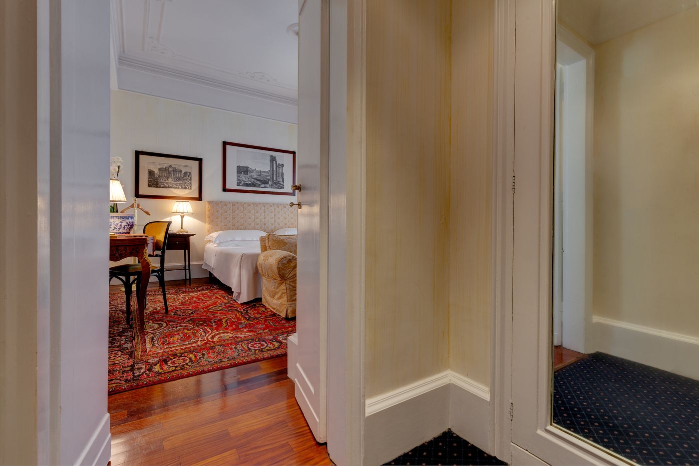 Grand-Hotel-Plaza-Room-33