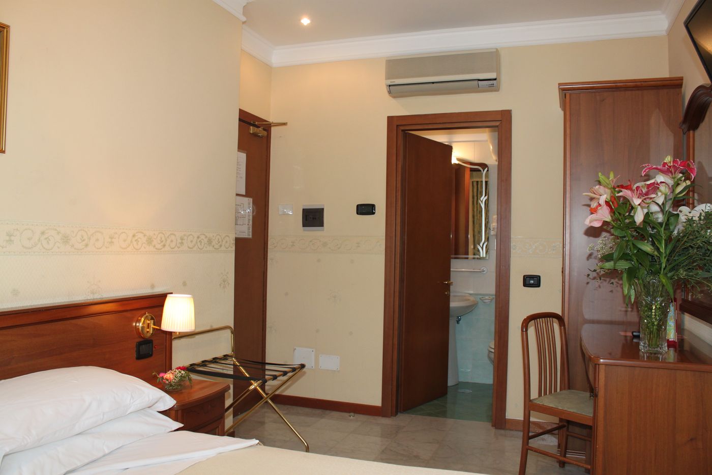 Orazia-Room-9