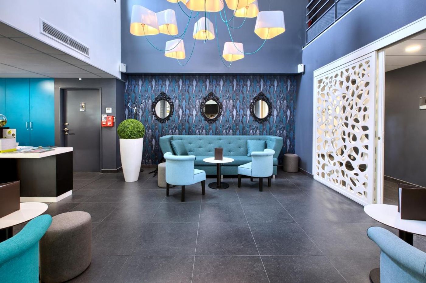 Hotel Au Comte D'Ornon - France - GRADIGNAN - Lobby - 2