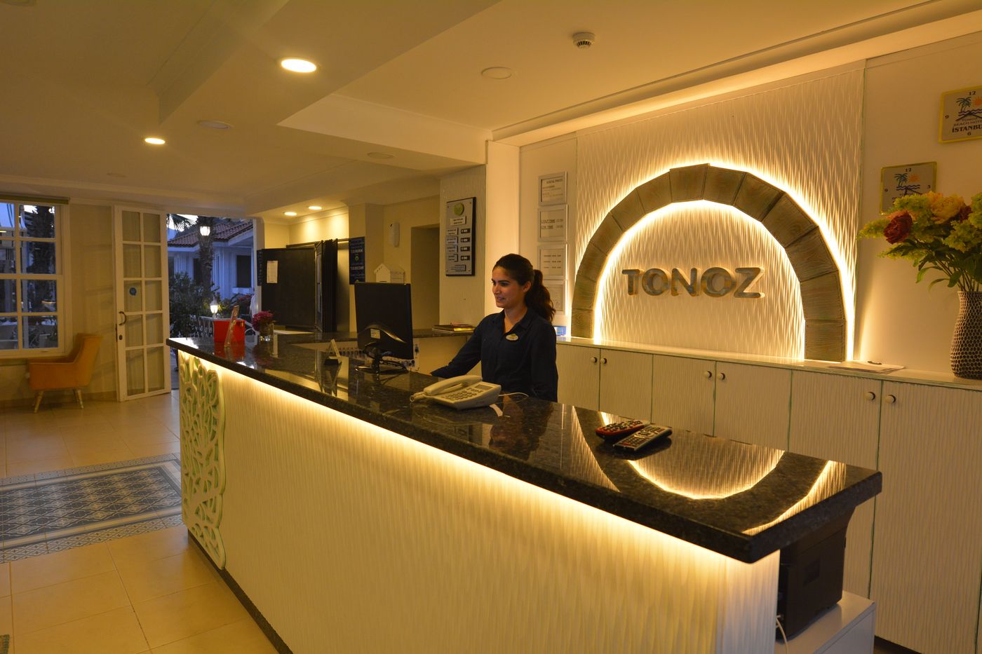 Tonoz-Beach-Hotel-Lobby-66