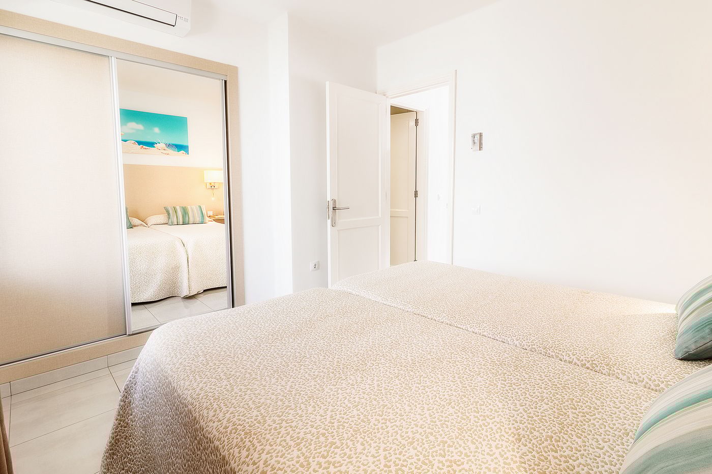 Apartamentos-LIVVO-Oasis-Room-24