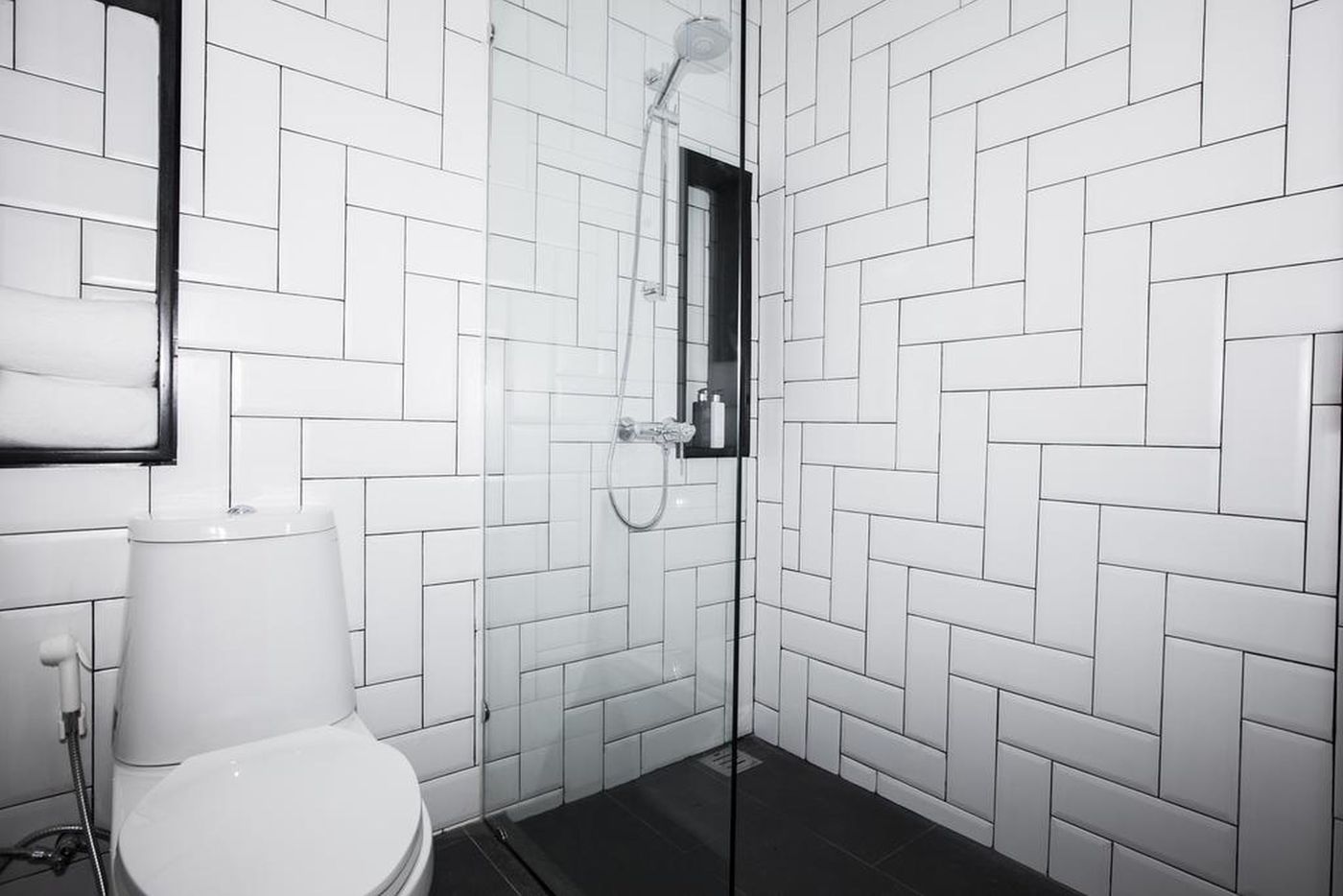 Blu-Monkey-Hub-and-Hotel-Phuket-Room-22