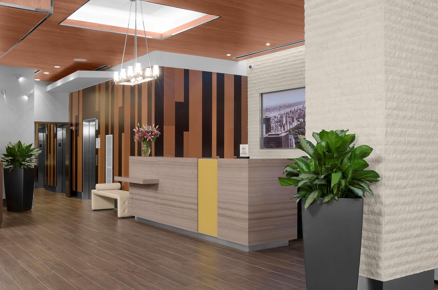 Hilton-Garden-Inn-New-York-Times-Square-Central-Lobby-2