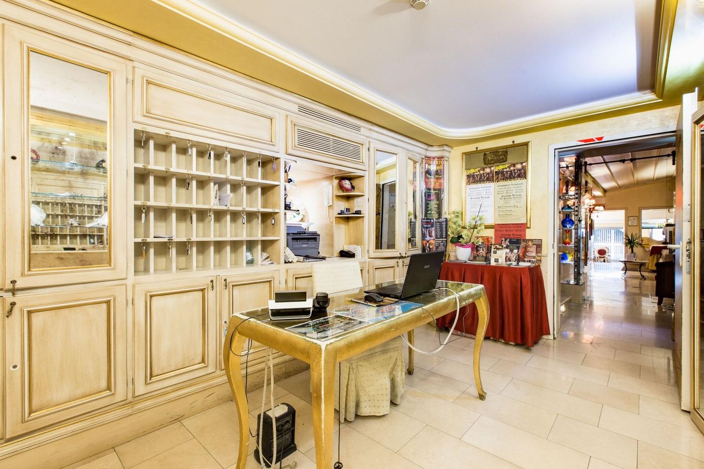 Hotel-Alcyone-Lobby-5