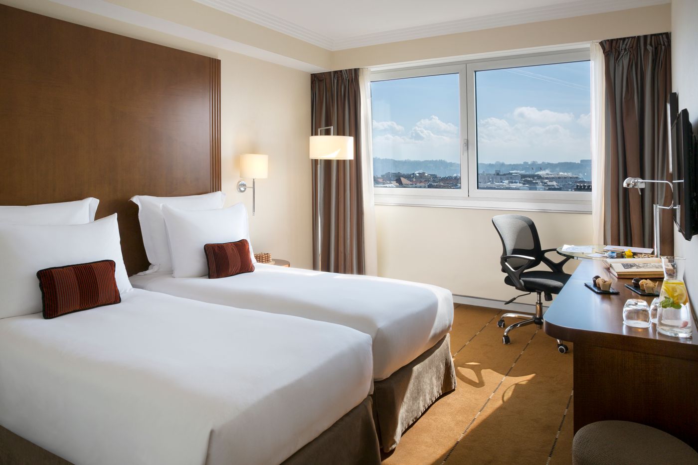 Warwick-Geneva-Room-11