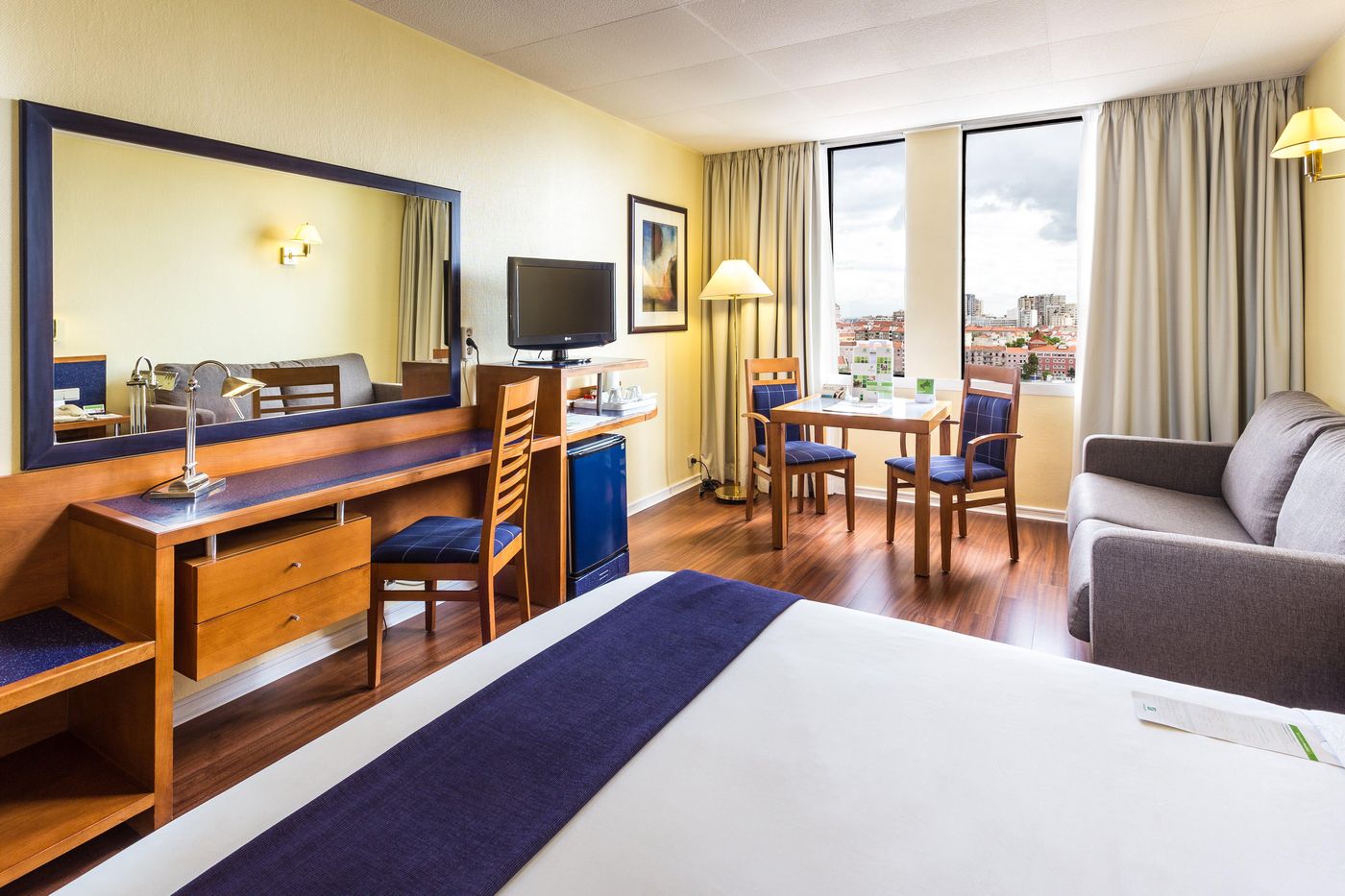 Holiday-Inn-Lisboa-Room-34