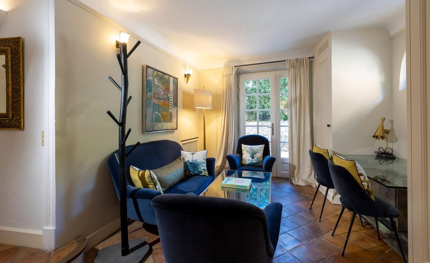 Hotel-Restaurant-Le-Yaca-Lobby-92