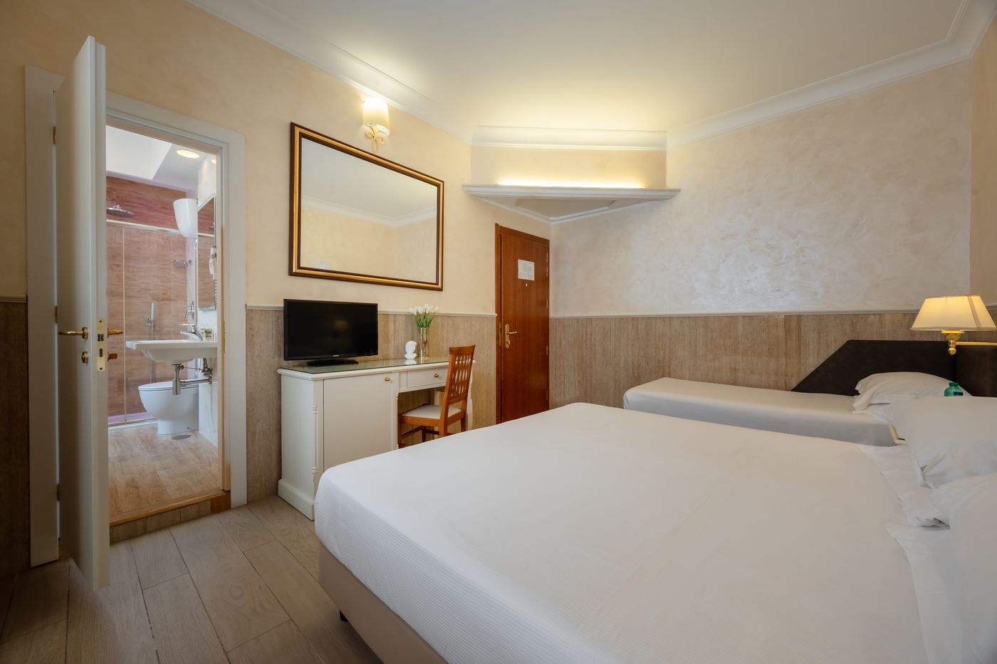 Palladium-Palace-Room-8