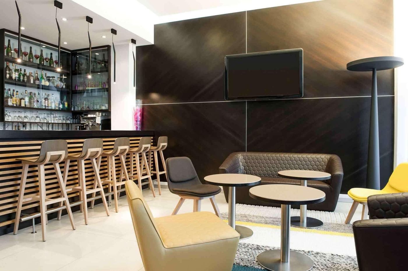Novotel-Brussels-Centre-Midi-Station-Bar-11