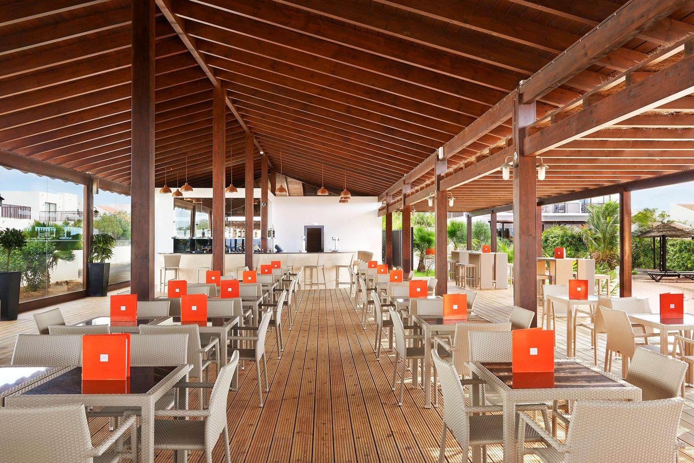 Melia-Dunas-Beach-Resort---Spa-Bar-25