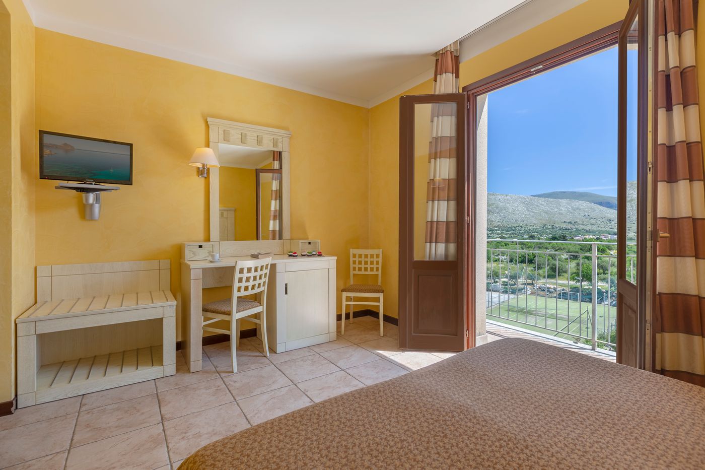 Villa-Zina-Park-Hotel-Room-32