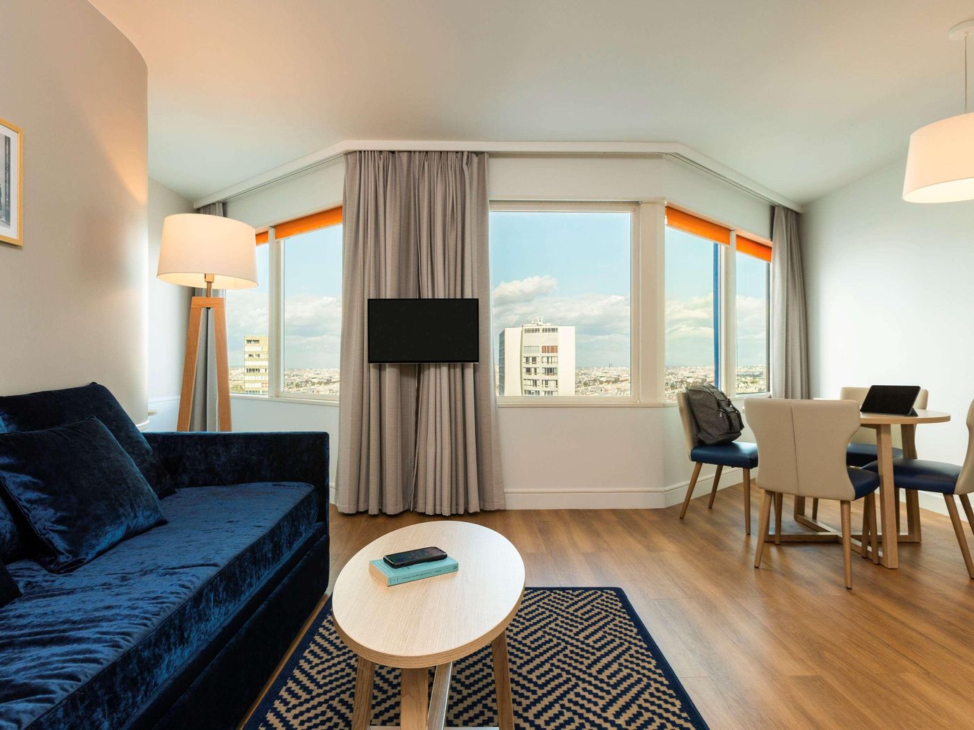 Adagio-Paris-Tour-Eiffel-Room-35