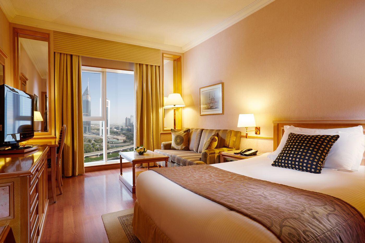 Millennium-Plaza-Downtown-Hotel-Room-10