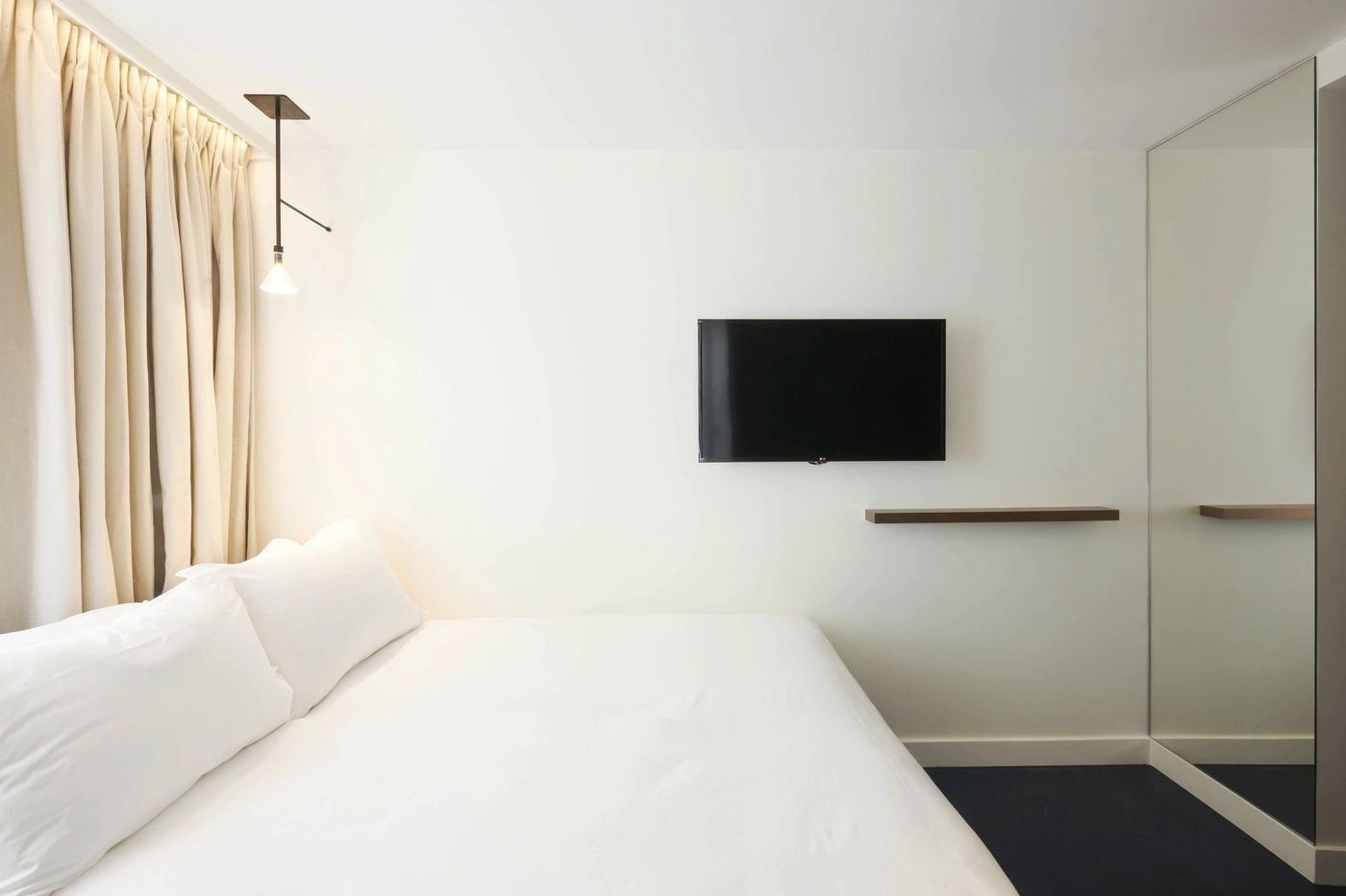 Amastan-Paris-Room-16