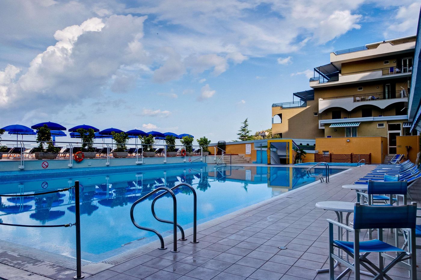 Best-Western-La-Solara-Pool-1