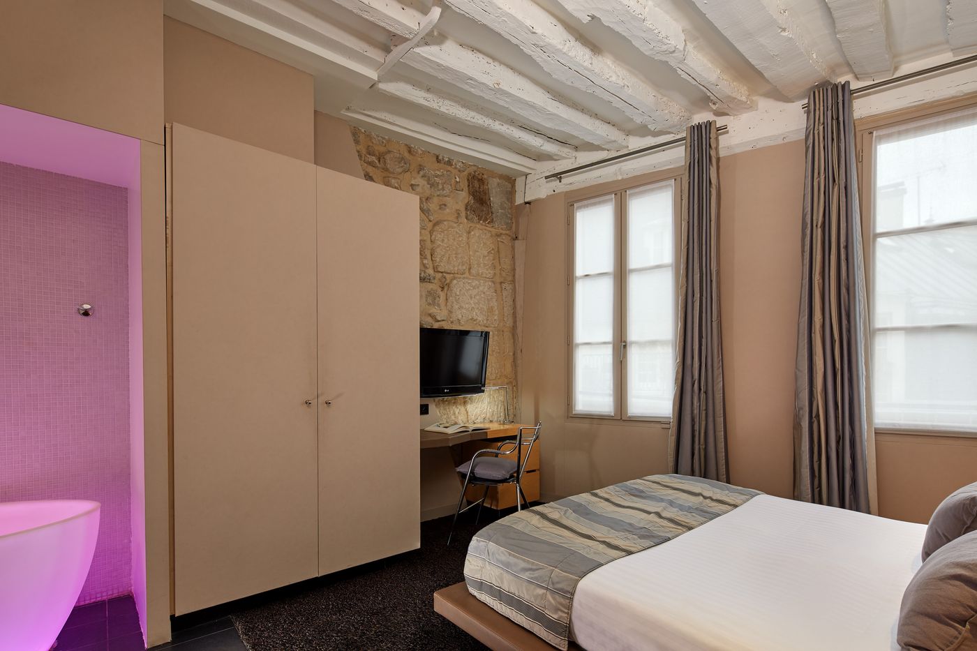 Hotel-Notre-Dame-Maitre-Albert-Room-22
