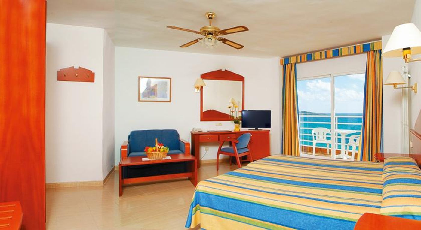 Universal Perla De S'Illot