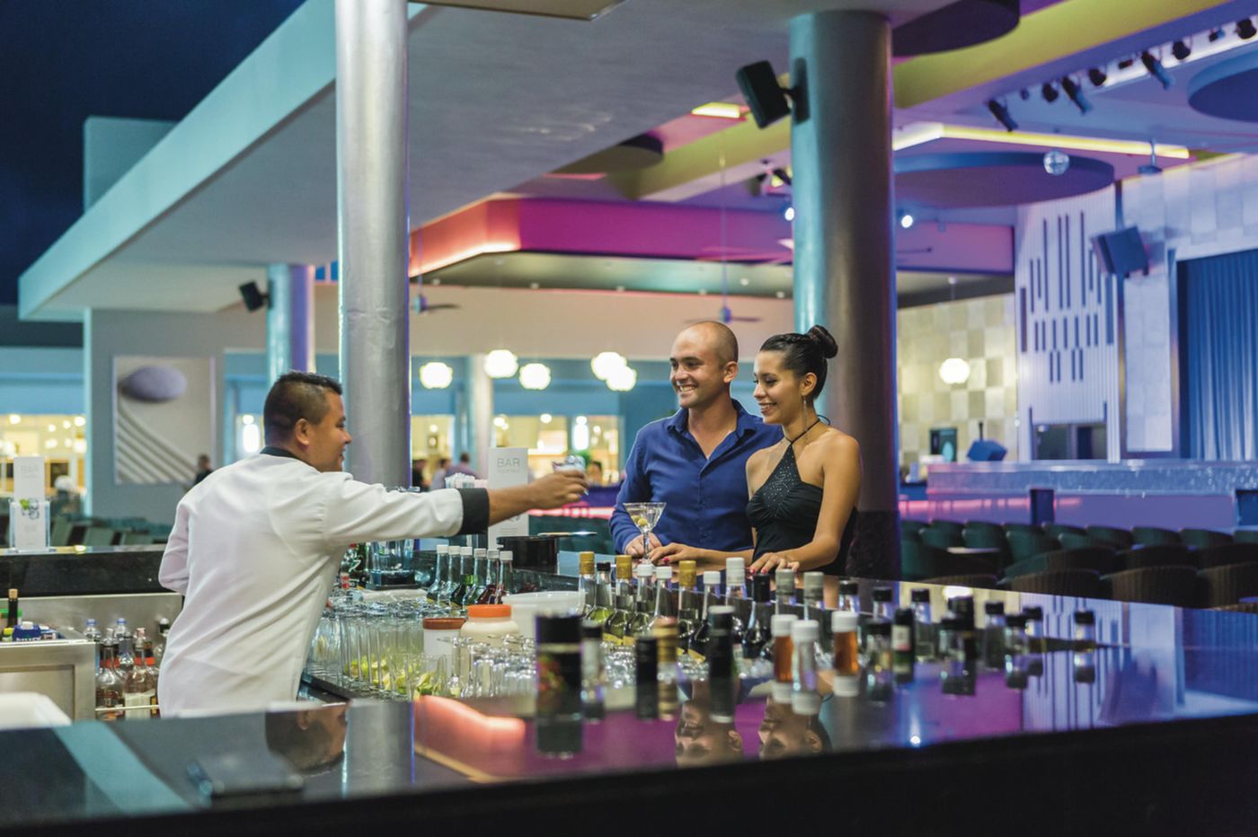 Riu-Playacar-All-Inclusive-Bar-50