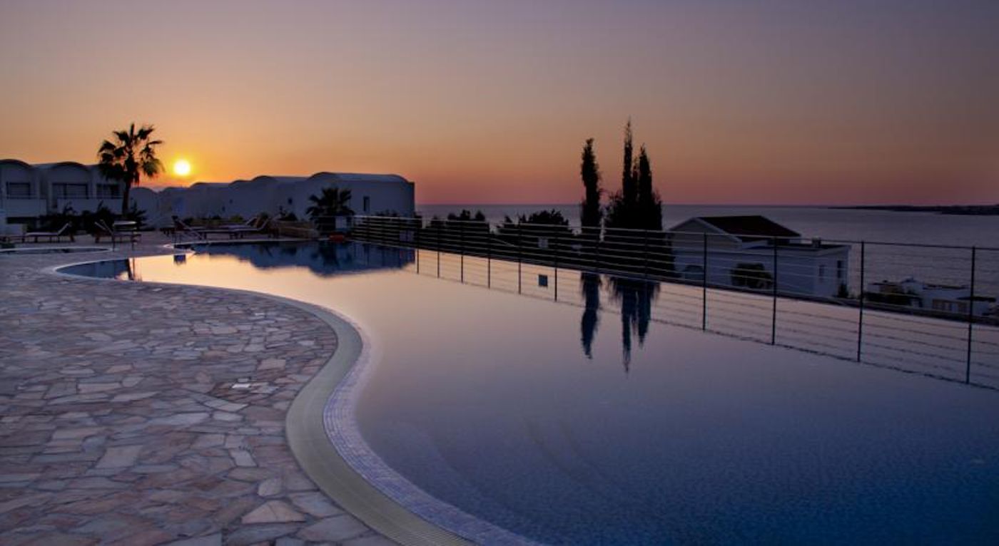 Theo Sunset Bay Holiday Village