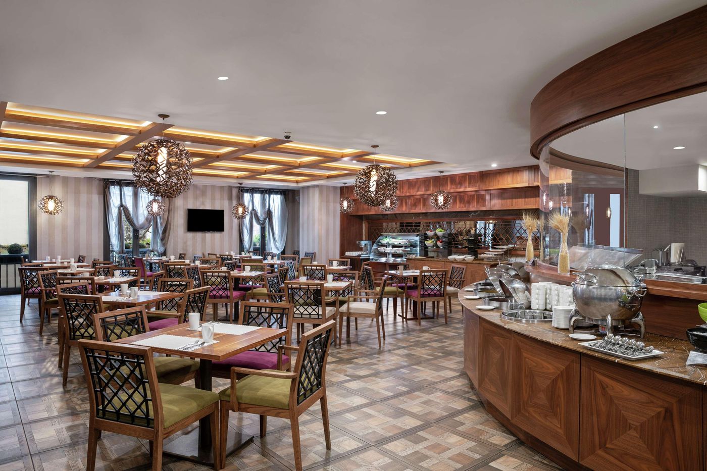 DoubleTree-By-Hilton-Istanbul-Esentepe-Restaurant-42