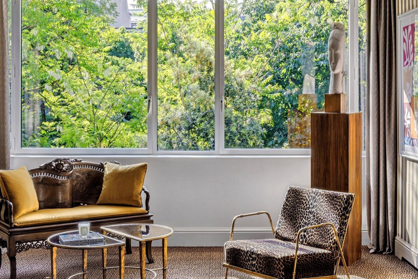 Hotel-de-Berri-Champs-Elysees--a-Luxury-Collection-Hotel--Paris-Room-1