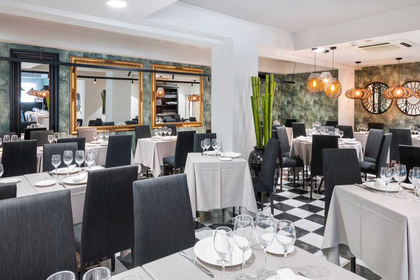 Salles-Hotel-Aeroport-de-Girona-Restaurant-22