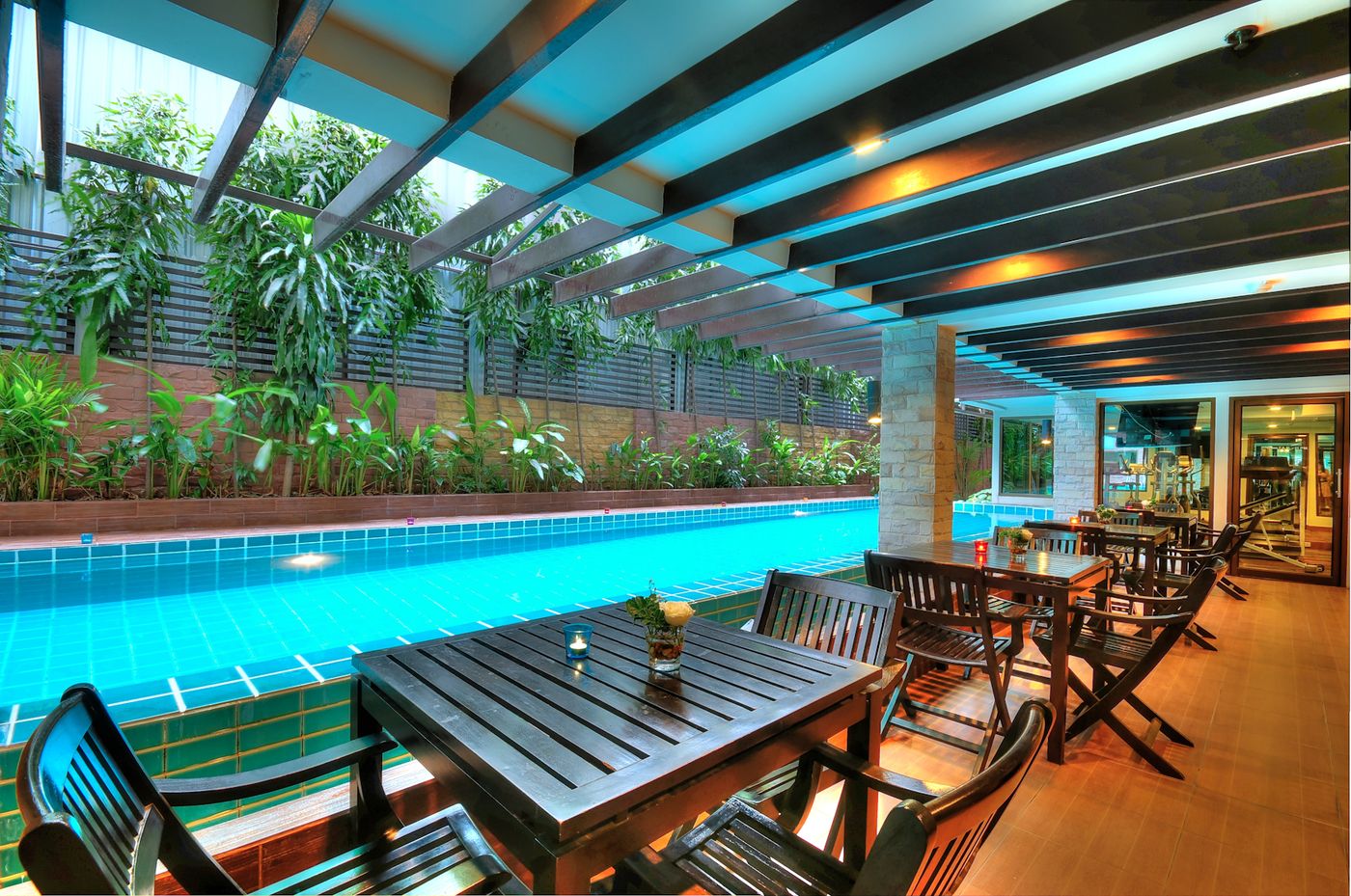 Aspen-Suites-Sukhumvit-2-Pool-11