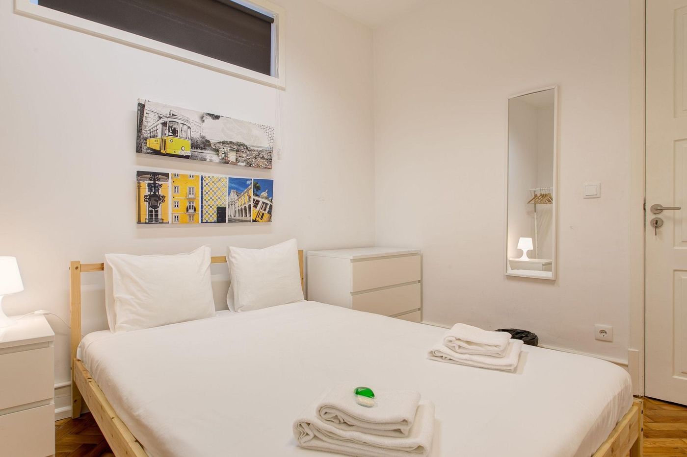 Home-Out-Rooms---Apartments-Room-53