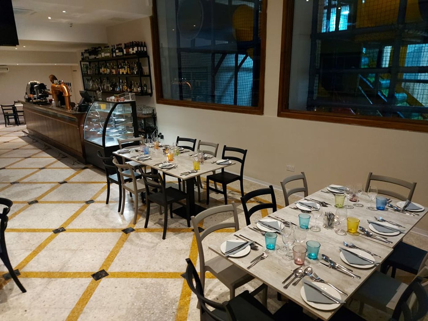 Ambassador-Hotel-Restaurant-12