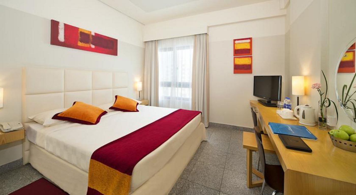 Arabian-Park-Dubai--An-Edge-By-Rotana-Hotel-Room-11