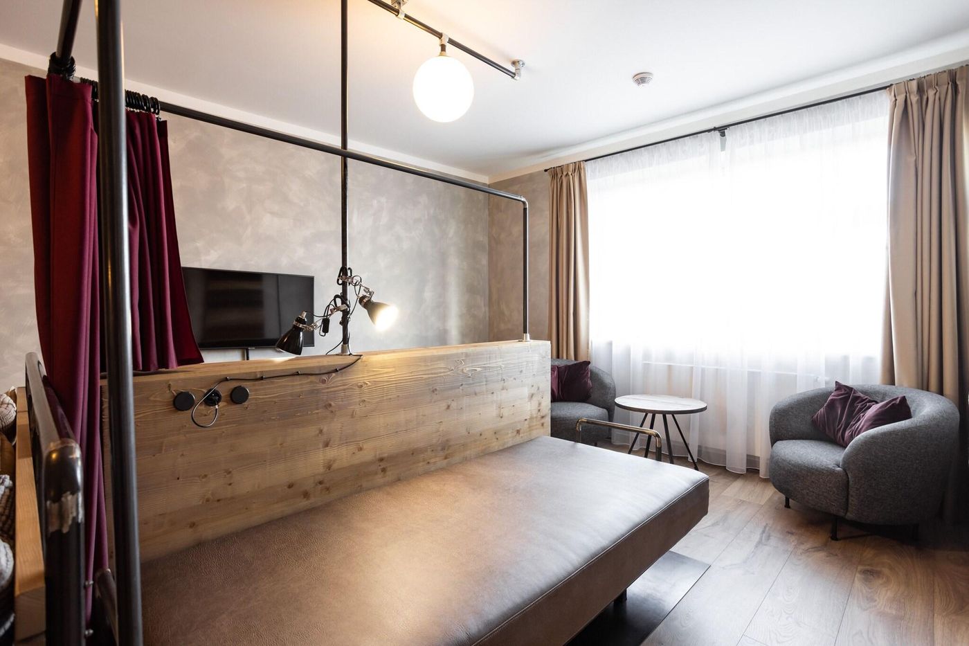 Miss-Sophie-s-Downtown-Room-53