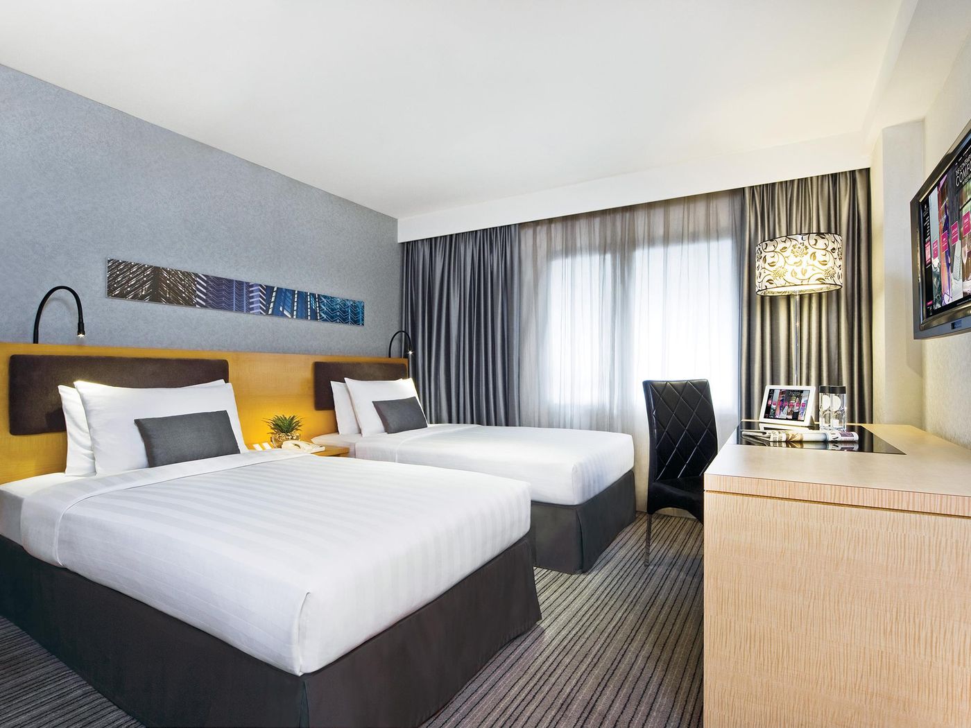 Kew-Green-Hotel-Wanchai-Hong-Kong-Room-10