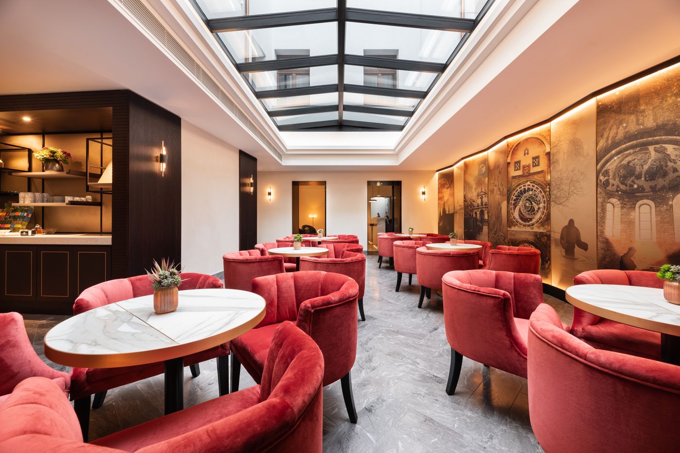 Aurea-Legends-by-Eurostars-Hotel-Company-Bar-11