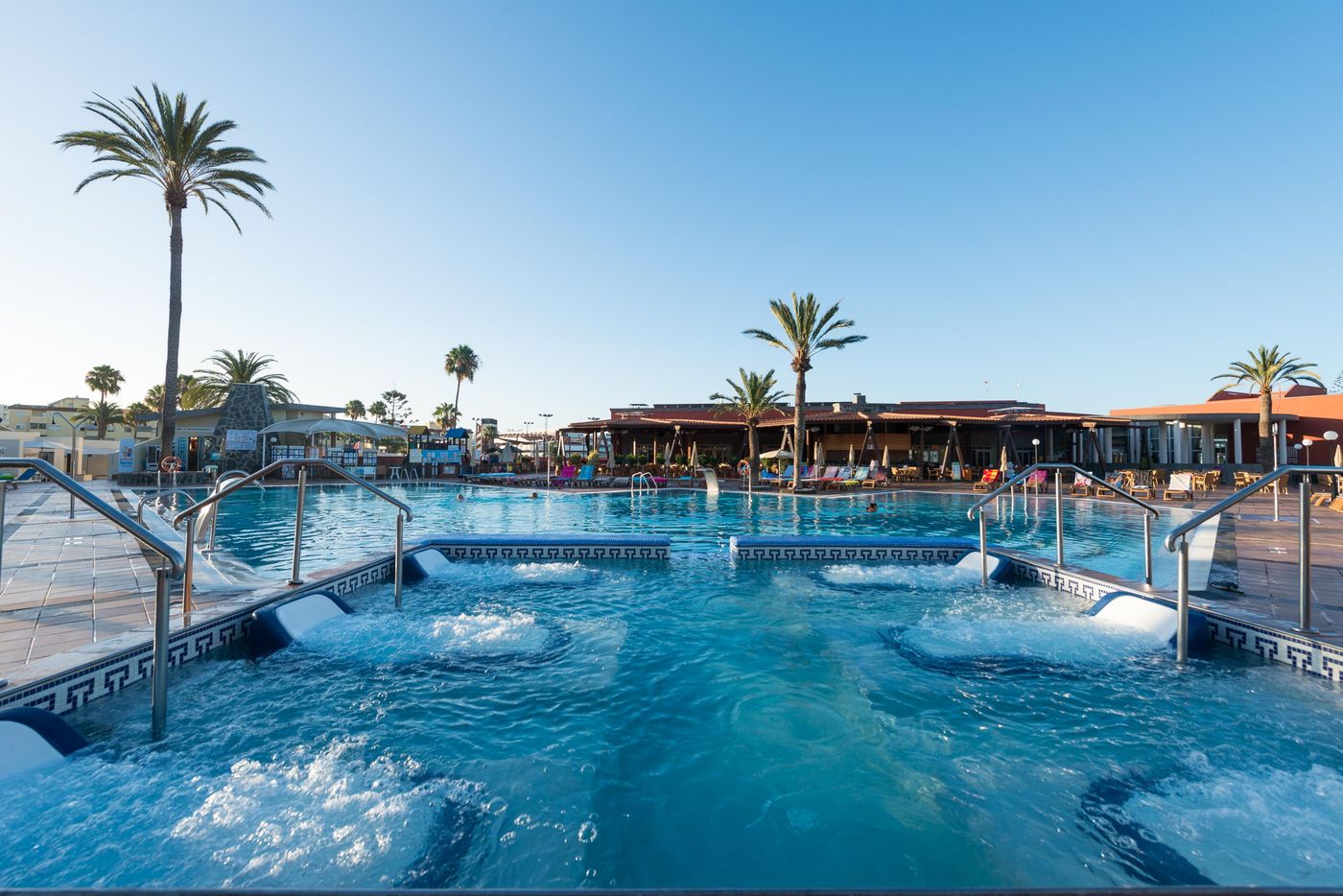 HD-Parque-Cristobal-Gran-Canaria-Pool-4
