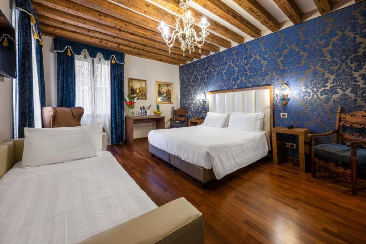 Palazzo-San-Lorenzo-Room-22