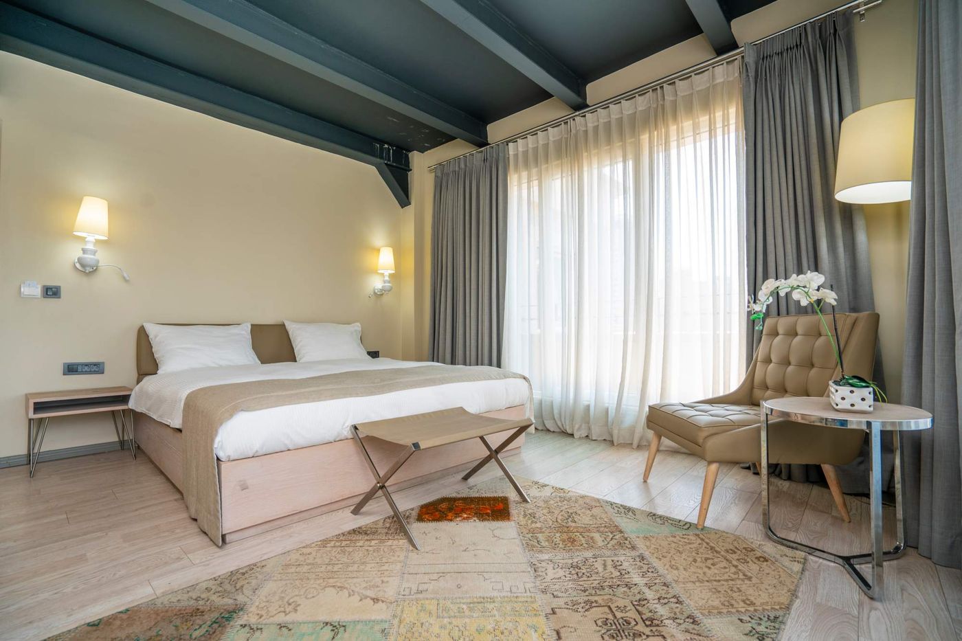 The-Gate-30-Suites-Hotel-Room-15