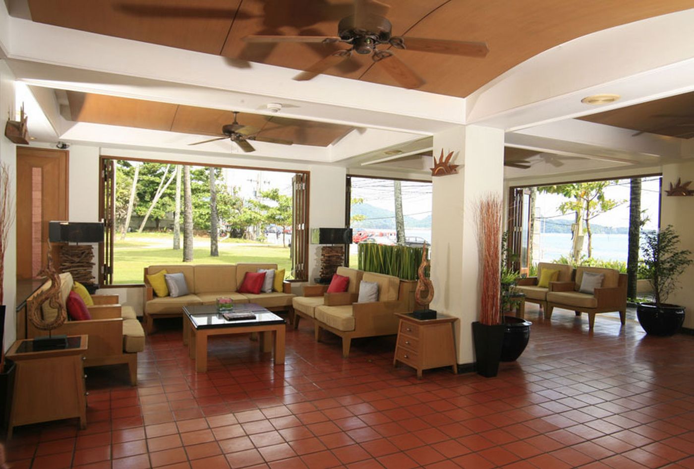 Sunset-Beach-Resort-Lobby-25