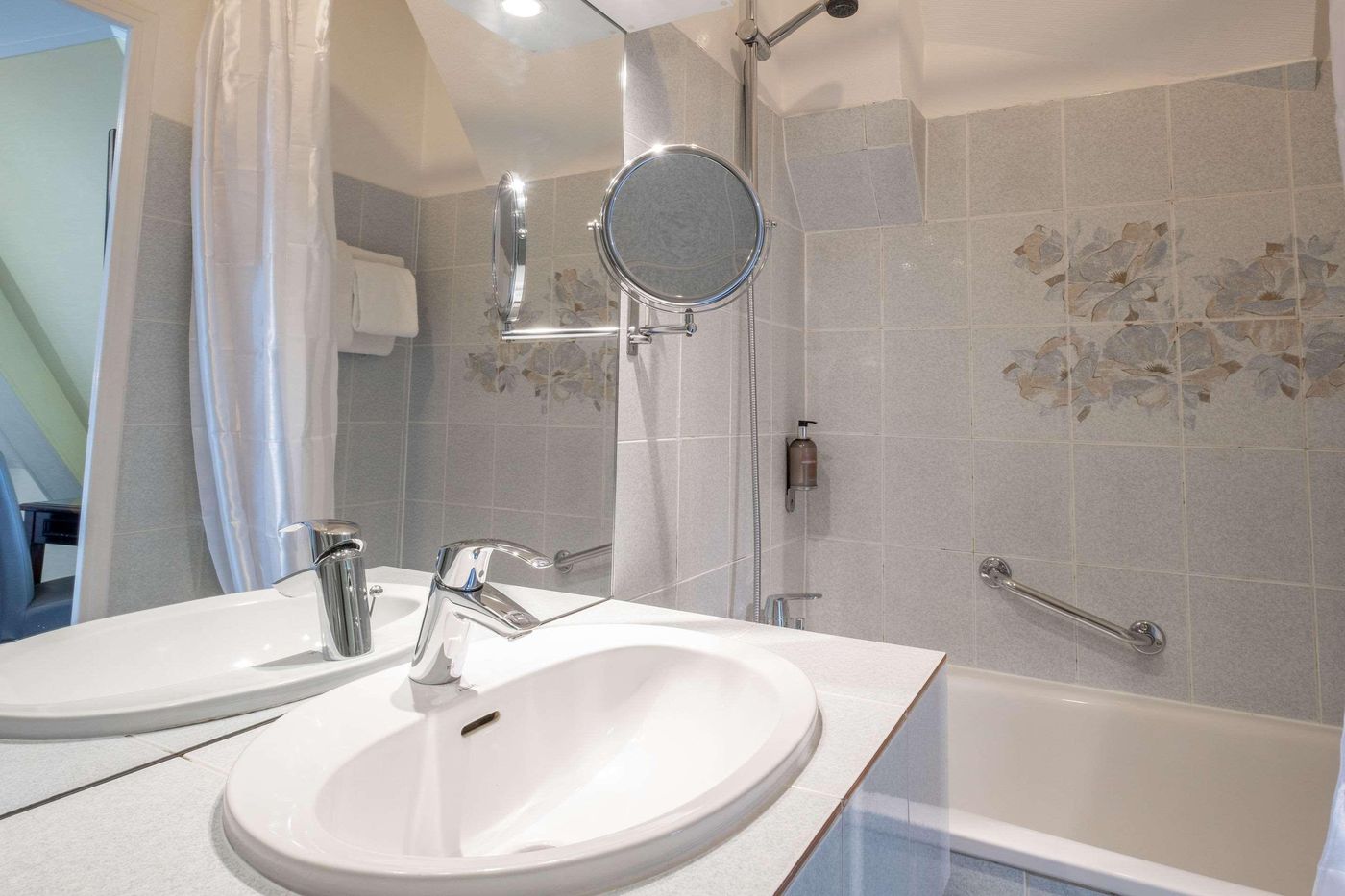 Abaca-Messidor-by-Happyculture-Room-35