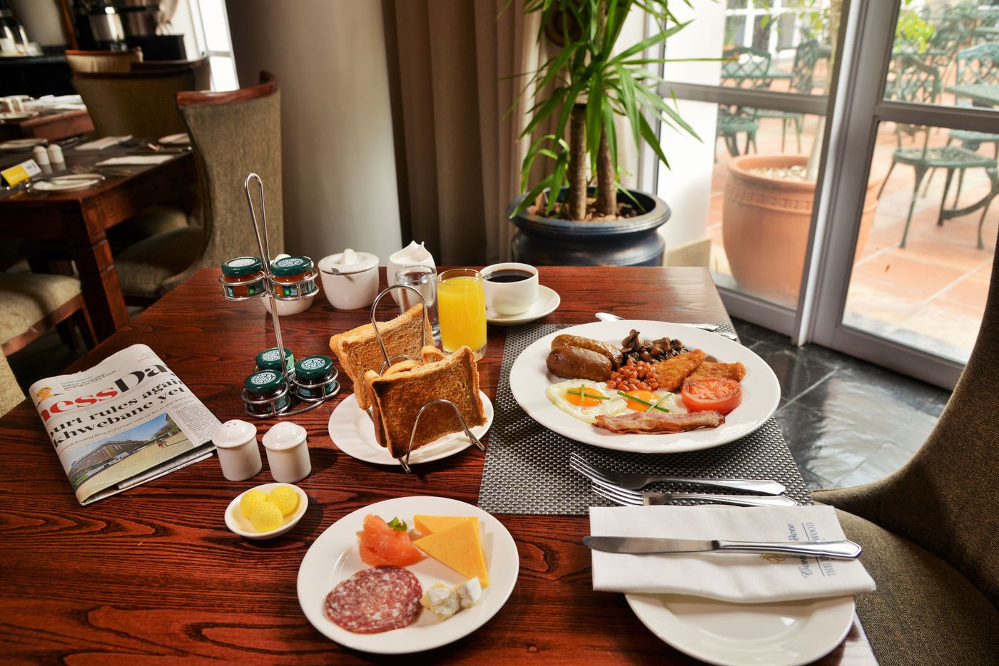 The-Commodore-Restaurant-59