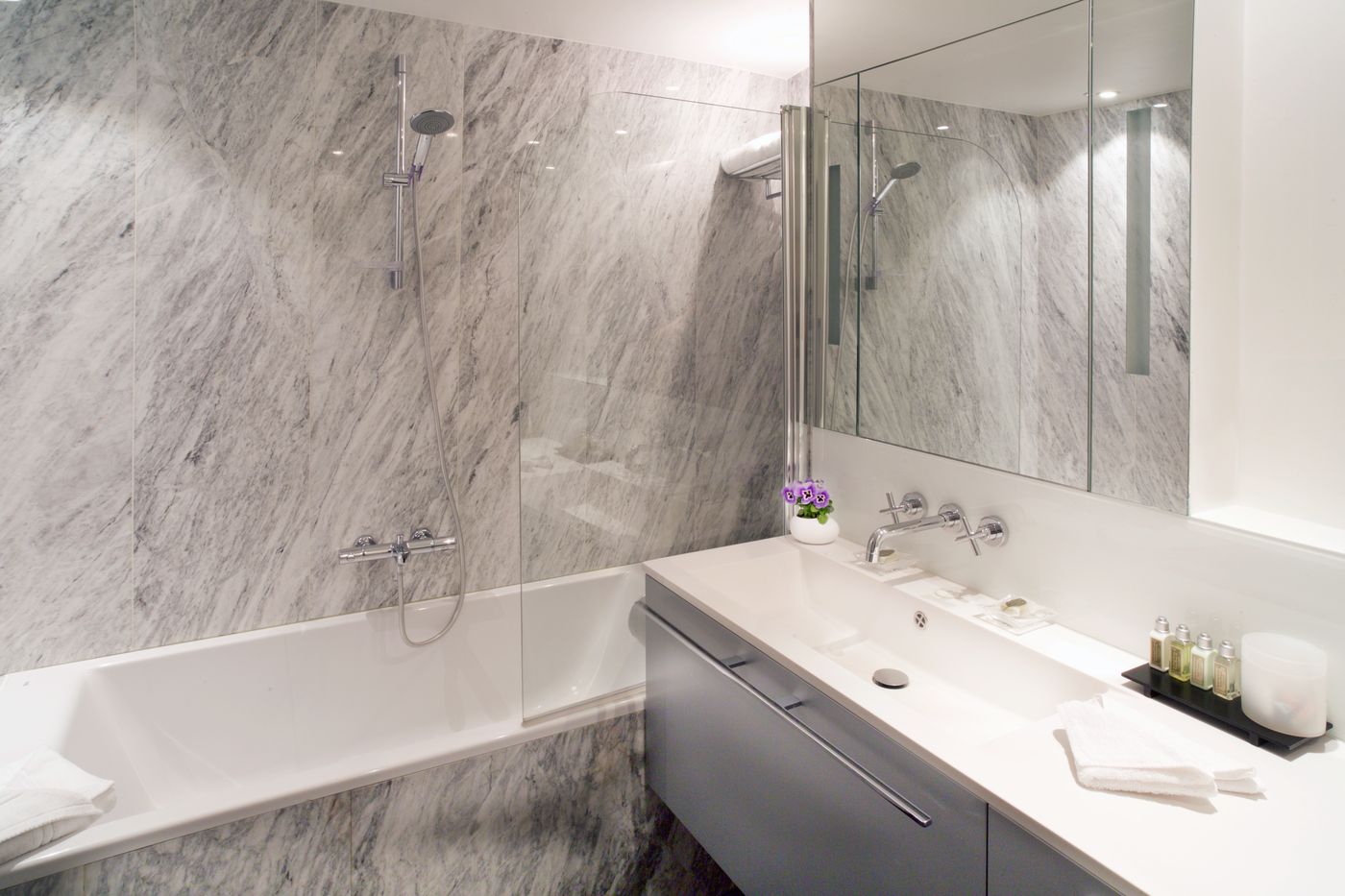 Montmartre-Residence-Paris-Room-20