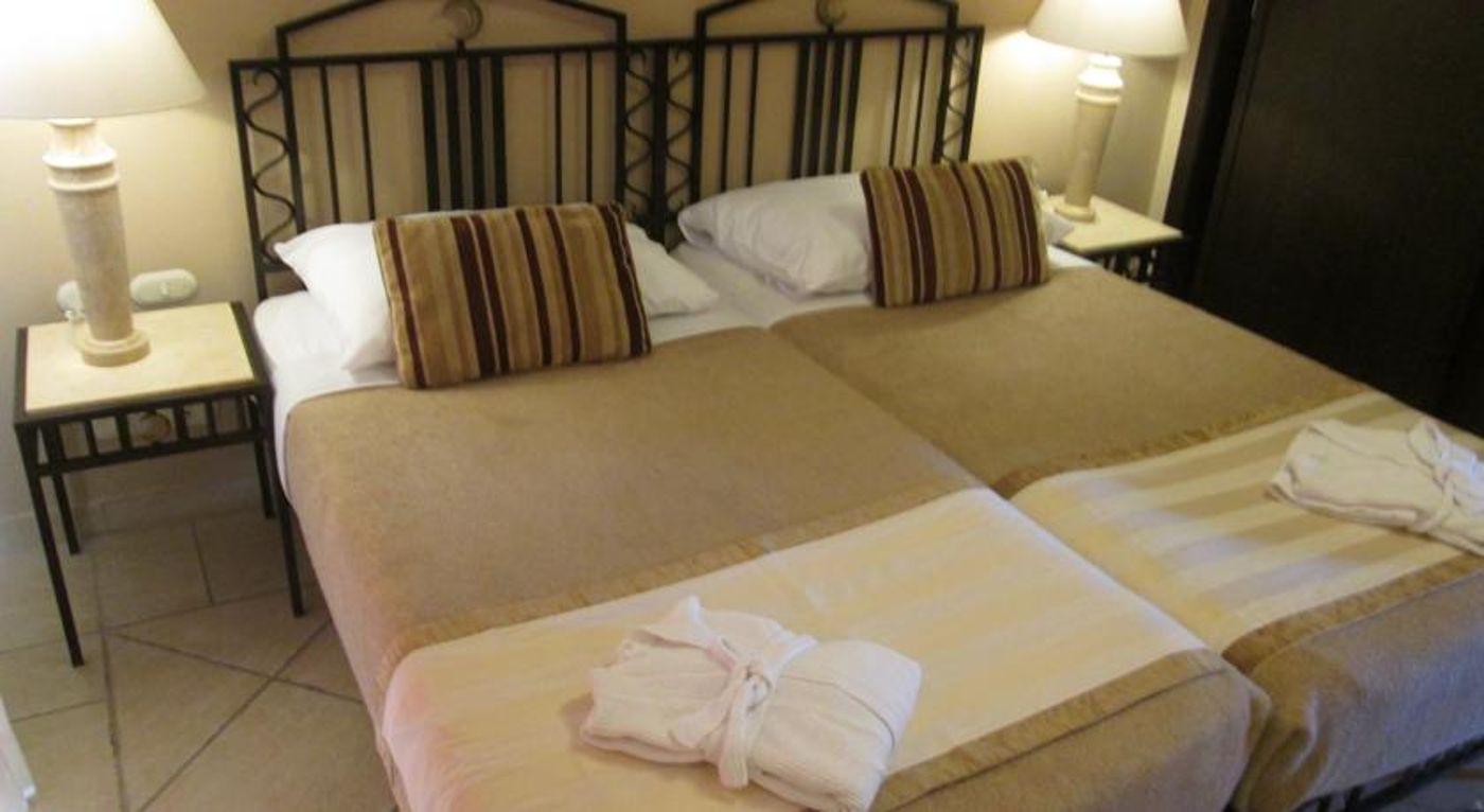 Sol Y Mar Ivory Suites