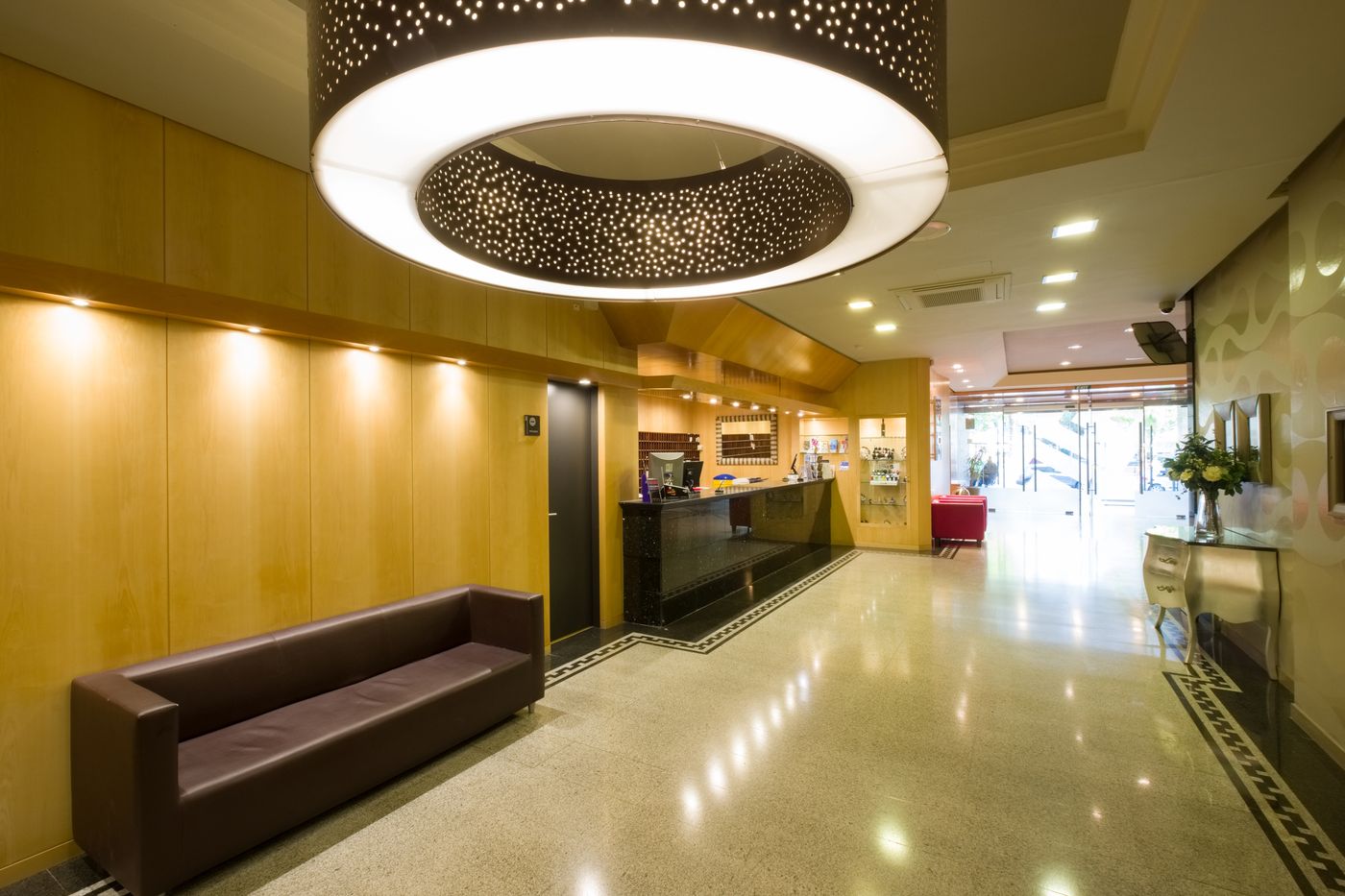 California-Garden-Lobby-50