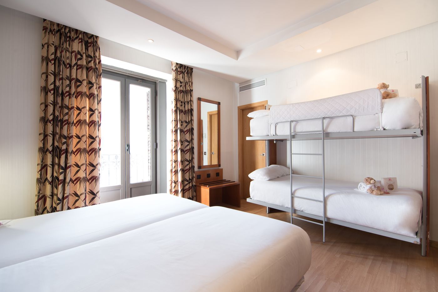 Petit-Palace-Preciados-Room-10