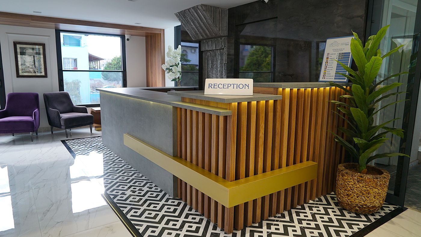 Happy-Apart-Hotel-Lobby-58
