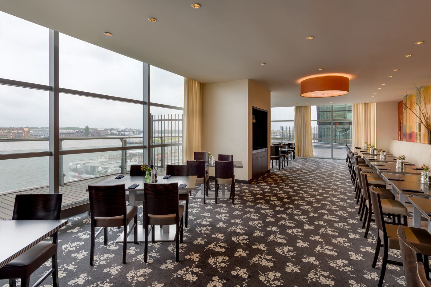 Movenpick-Amsterdam-City-Restaurant-13