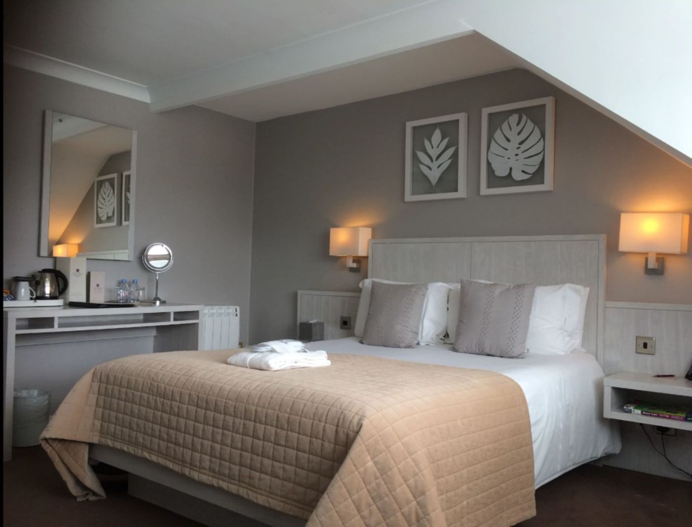 La-Place-Hotel-Room-8