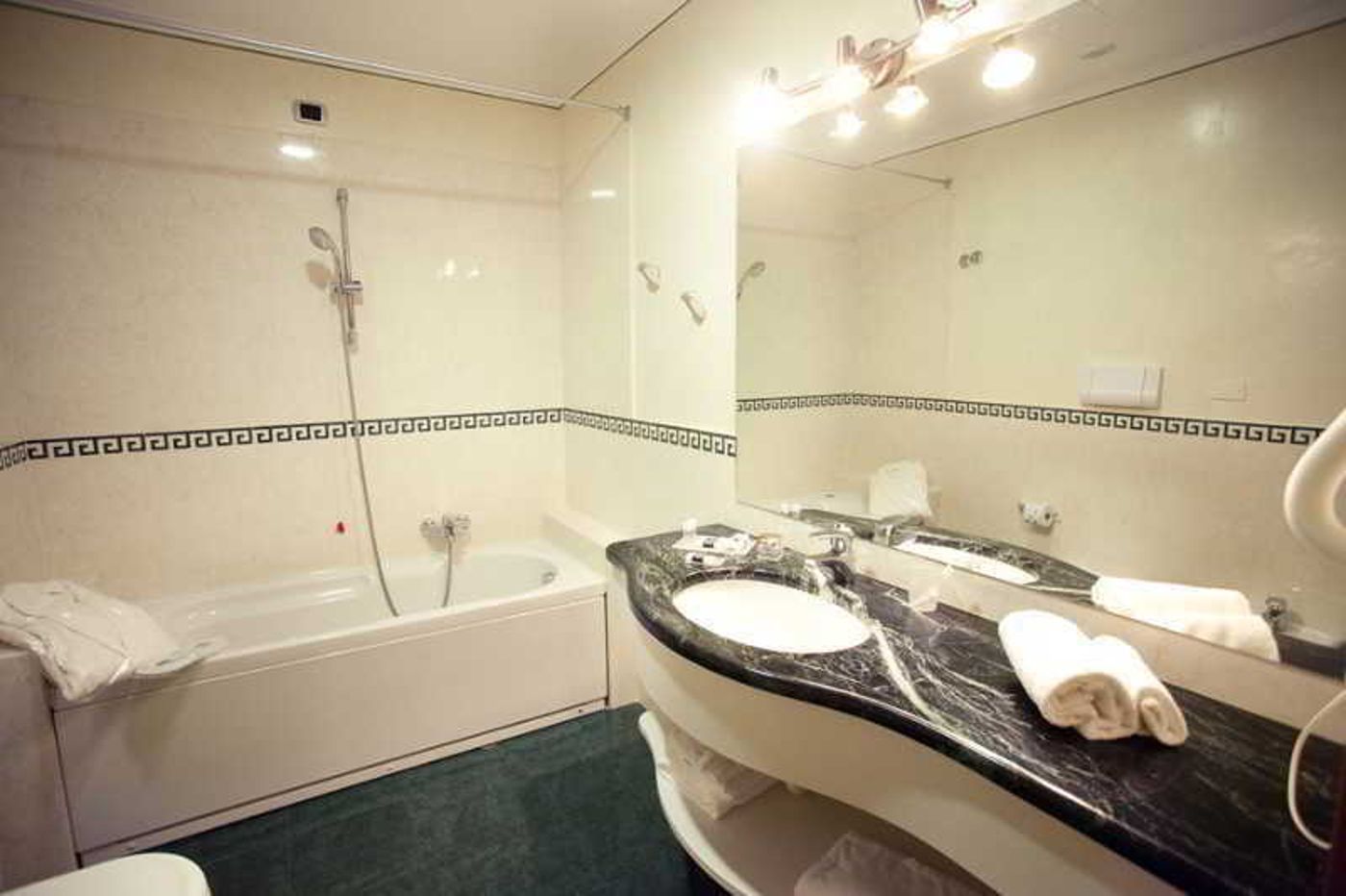 Garda Hotel-Italy-MONTICHIARI-Room-6