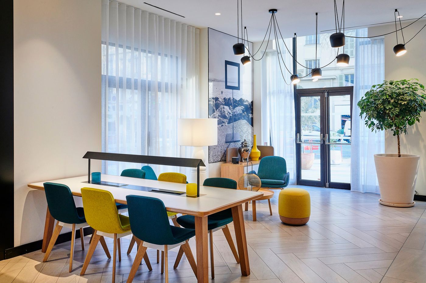 Holiday-Inn-Nice-General-view-51